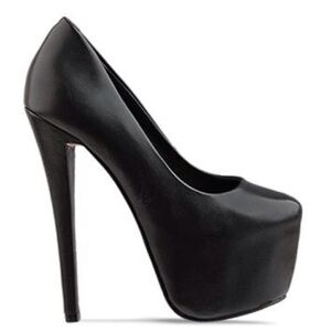 Sky high black leather platform teasers 9.5
